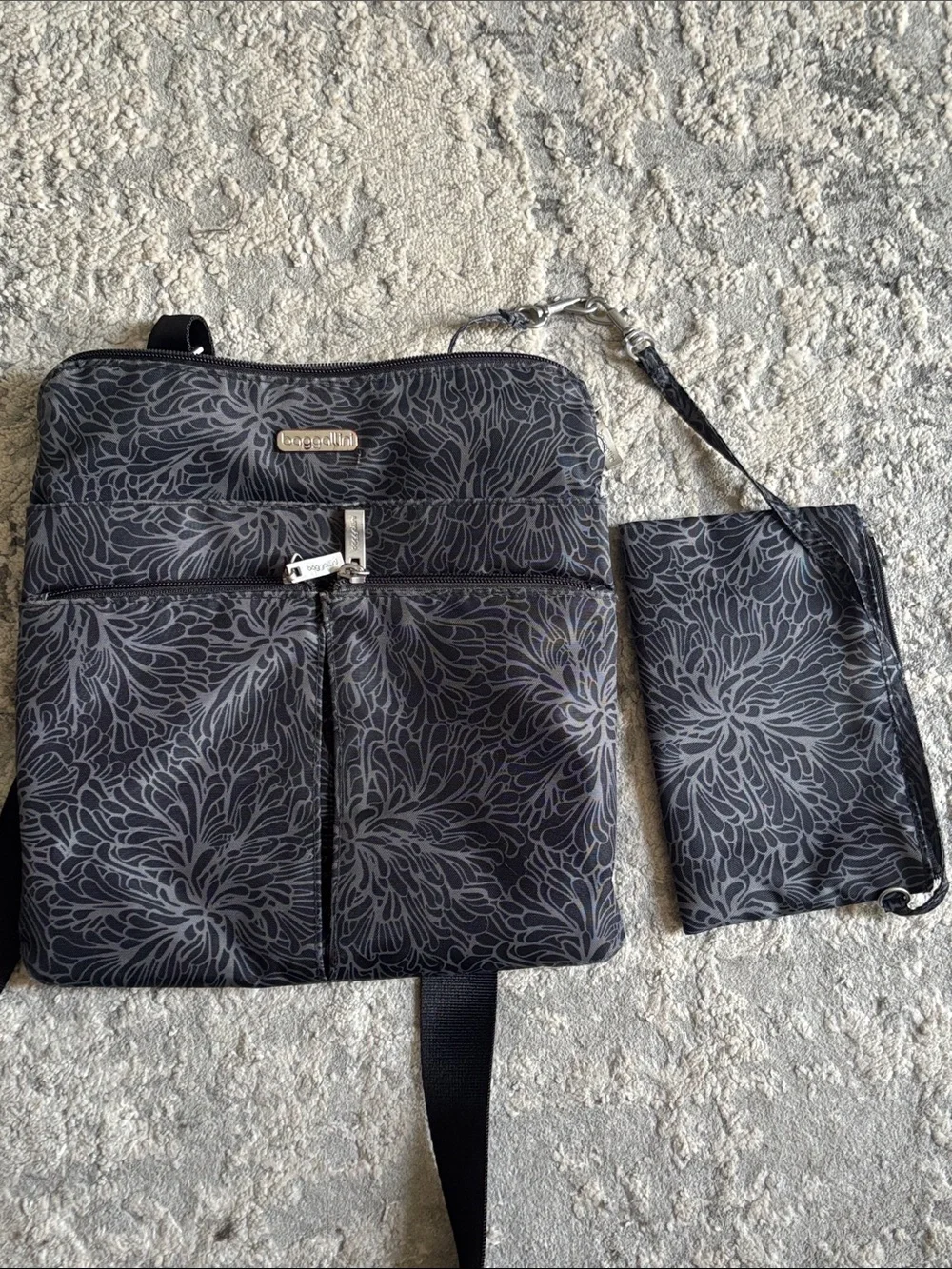 Baggallini Black Floral-Print Crossbody Bag includes wallet see pics
